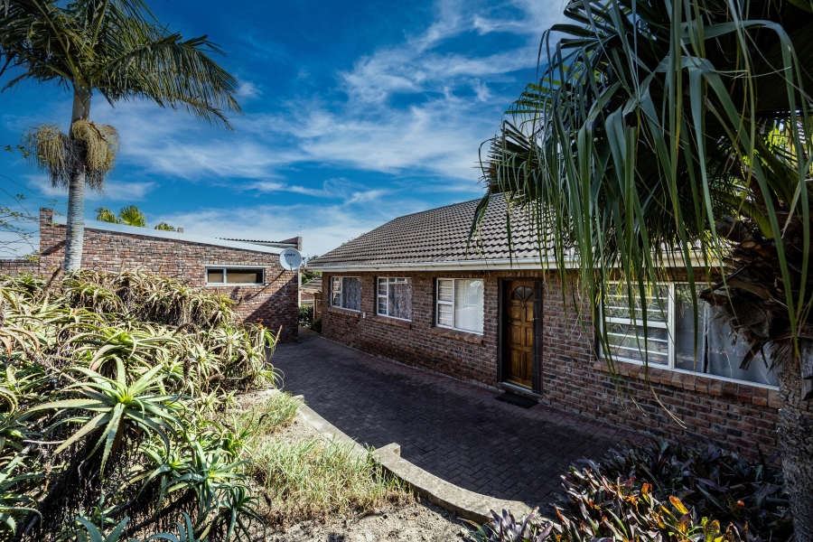 4 Bedroom Property for Sale in Beacon Bay Eastern Cape